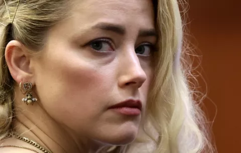 Amber Heard anuncia que es madre de mellizos