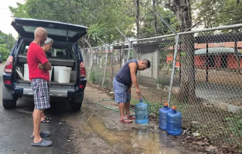 En Azuero intensifican distribución de agua con cisternas y mantienen monitoreo sanitario