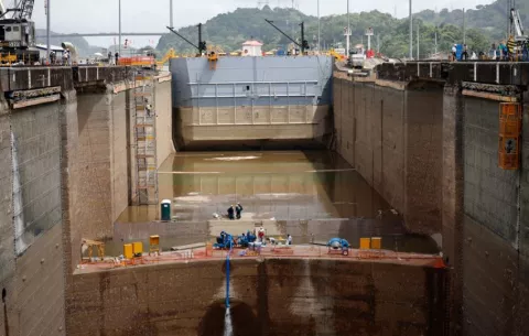 Canal de Panamá invierte cada año más de 500 millones de dólares en mantenimiento
