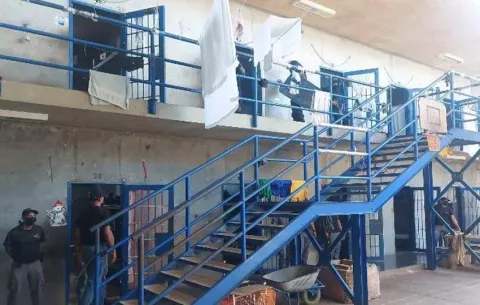Proyecto de ley para que los detenidos produzcan su propia comida, en la agenda del Ministerio de Gobierno