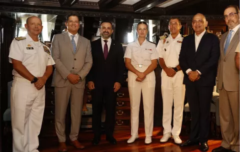 Carlos Vives acude a un almuerzo con la princesa Leonor en el Juan Sebastián de Elcano