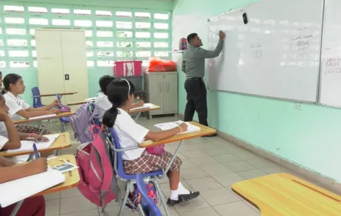 Mulino se reunirá con la ministra de Educación para finiquitar paro docente