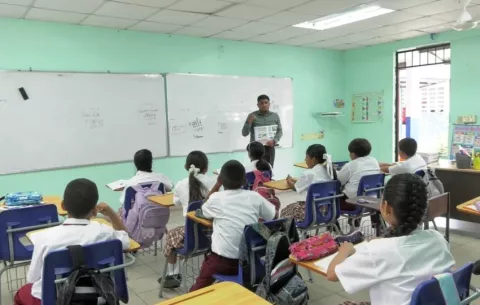 Meduca: Entre 40% y 45% de los estudiantes no reciben clases por paro docente