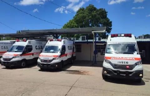Refuerzan la atención de urgencias en Coclé con tres nuevas ambulancias de alta tecnología