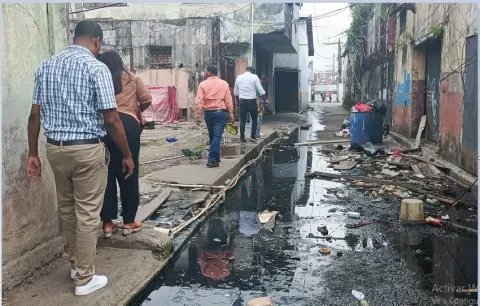 Residentes de Colón denuncian malos olores y aguas acumuladas en varias calles