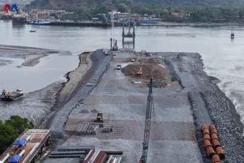 Paralización de construcción de Cuarto Puente preocupa al ministro del MOP