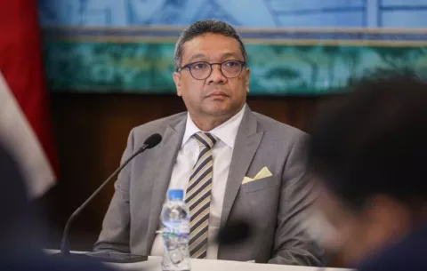 Mon defiende Ley 462 y anuncia un comparador digital de pensiones