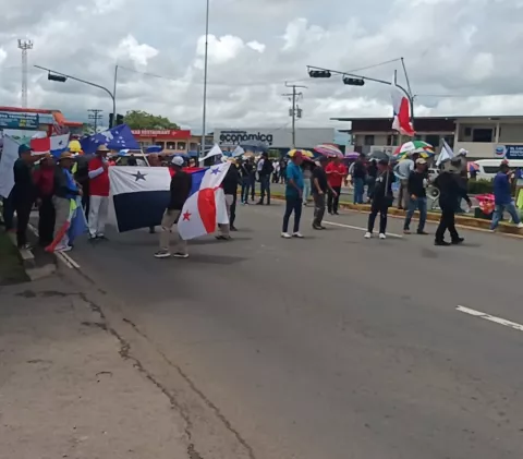 En Santiago siguen las manifestaciones de docentes