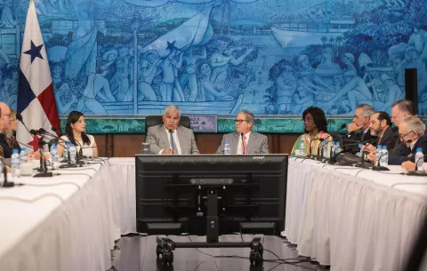 Mulino se reúne con Conep ante impacto de huelgas en sectores clave