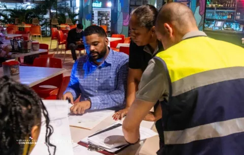 Mitradel inspecciona comercios; extranjeros son detectados laborando sin permisos de trabajo