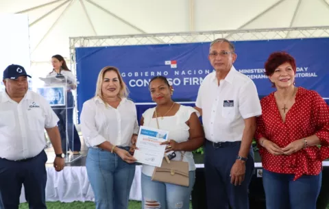 Entregan más de 140 apartamentos del proyecto Ciudad de Esperanza