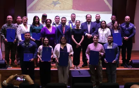 Reconocen a los aliados de la 'Operación Bandera Herida'
