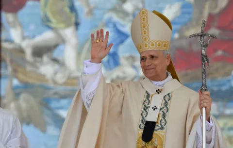 León XIV emprende su pontificado con un llamamiento a la paz en el mundo y a la unidad