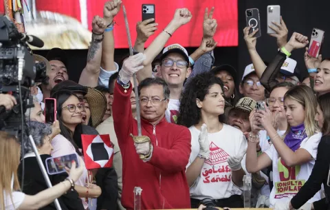 Petro advierte al Senado que el pueblo quiere la consulta popular sobre la reforma laboral