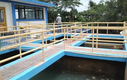 Crecida del río La Villa causa afectaciones en el suministro de agua en Chitré