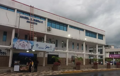 Alcalde de Santiago aplica toque de queda para menores de edad