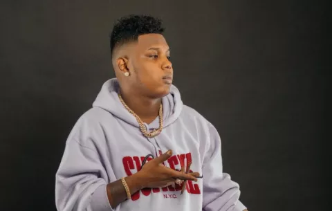 'Yemil': 'Oficialmente estoy fuera de VLA MUSIC'
