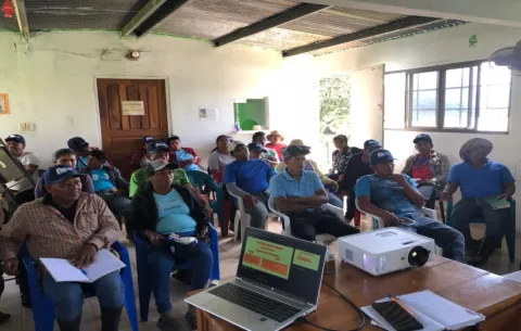 Capacitan a productores veragüenses en elaboración de abono orgánico