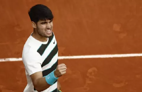 Alcaraz repite título en Roland Garros y gana su quinto Grand Slam