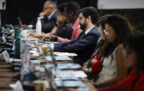 ONG ambientales debaten control de químicos en los plásticos ante negociación de tratado