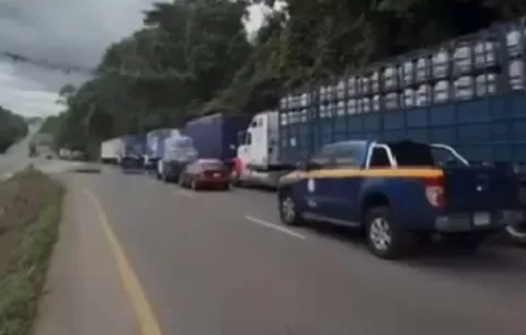 Llega un convoy con ayuda humanitaria para  abastecer a Bocas del Toro