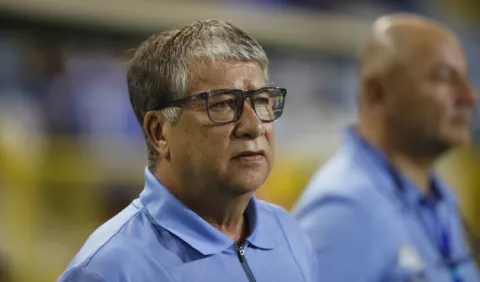 El Salvador piensa llegar lejos con Hernán 'El Bolillo' Gómez