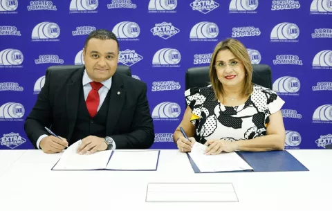Lotería  y Acodeco firman convenio para combatir la venta de chances casados