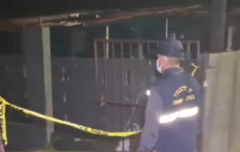 Asesinan de varios disparos a taxista llegando a su casa  en Cativá