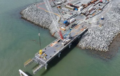 Trabajos del cuarto puente sobre el Canal de Panamá muestran progresos 