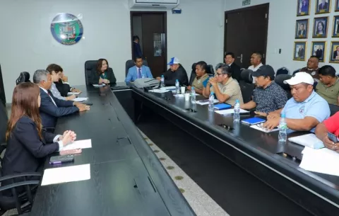 Retoman diálogo entre dirigentes bananeros y la Asamblea Nacional