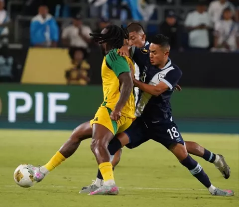 Guatemala debuta con venganza y lidera grupo con Panamá