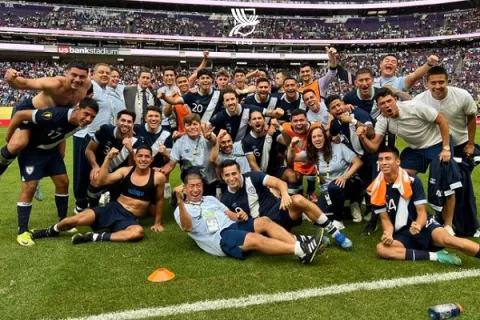 Guatemala y Estados Unidos avanzan a las semifinales de  la Copa Oro por la vía de los penales