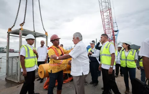  Mulino inspecciona avance del cuarto puente sobre el Canal y denuncia $1,800 millones en sobrecostos
