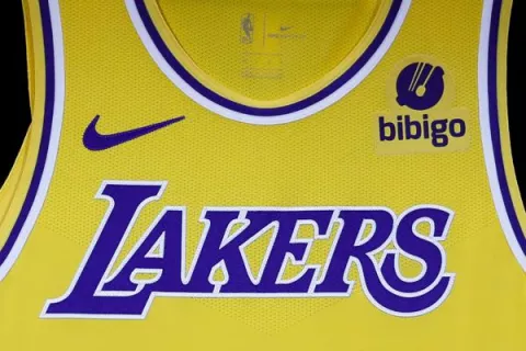 Lakers son vendidos en cifra récord en el deporte de Estados Unidos