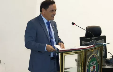Vamos se desmorona: Manuel Cheng también se va de esta bancada