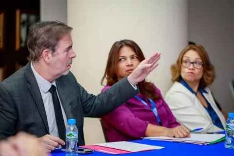 Impulsan laboratorio de Residuos Tóxicos y Microbiológicos 