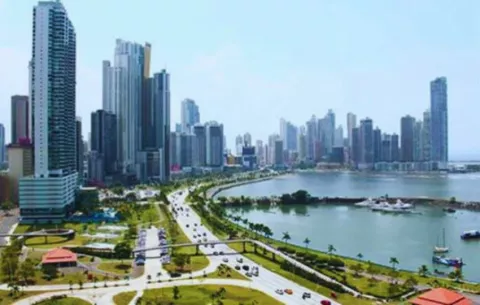 Comisión Europea recomienda sacar a Panamá de su lista de países con riesgo de blanqueo