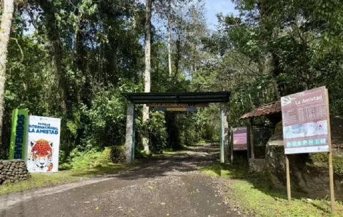 Por riesgo de derrumbe MiAmbiente restringe el acceso de vehículos al Parque La Amistad