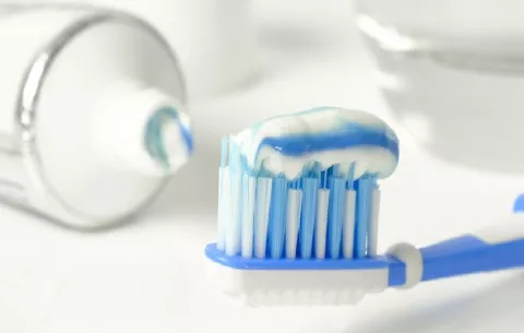 Alertan en Panamá de posibles efectos adversos del fluoruro de estaño en pastas dentales