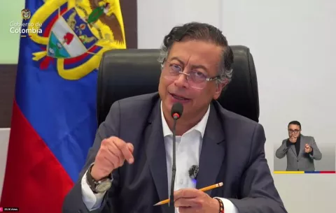 Petro pide ayuda a EE.UU. para investigar el atentado contra precandidato presidencial