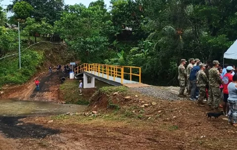 Inauguran puente peatonal en la comunidad de El Nanzal, Veraguas
