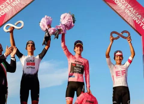 Simon Yates, proclamado en Roma emperador del Giro de Italia