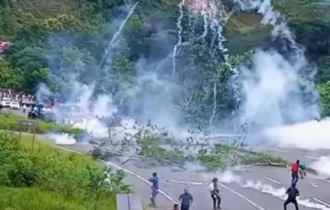 Cierran vías en varios sectores de la provincia de Chiriquí, la policía interviene para su apertura