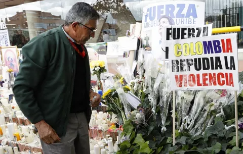 Senador Uribe Turbay sigue en 'máxima gravedad y con pronóstico reservado', según médicos