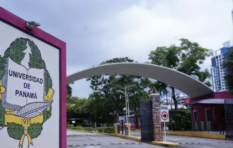 Universidad de Panamá restablece clases presenciales el lunes 23 de junio