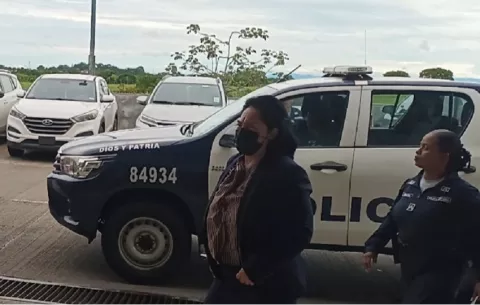 En confuso incidente detienen a abogada veragüense y luego es liberada por un Juez de Paz 