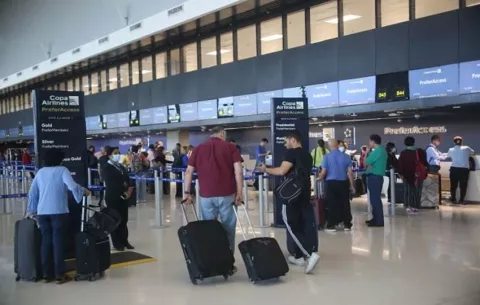 Panamá reanudará servicios consulares con Venezuela