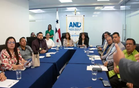 Autoridad Nacional de Descentralización promueve uso eficiente de recursos públicos en jornada de docencia con CONARE