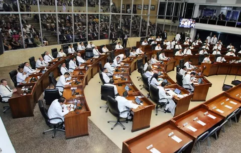 ¿Comisiones? El condicionante de los independientes a Herrera para la presidencia de la Asamblea