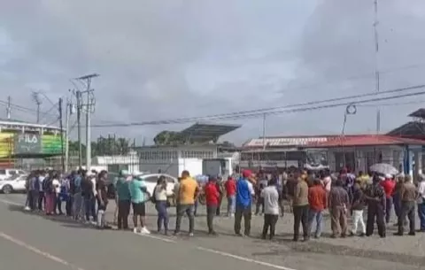 Extrabajadores de Chiquita reciben pagos tras despidos masivos
